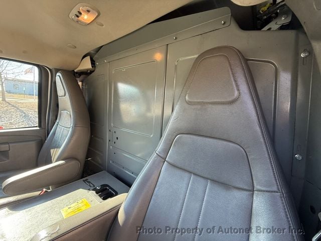 2019 Chevrolet Express Cargo Van RWD 3500 155" - 22974965 - 10