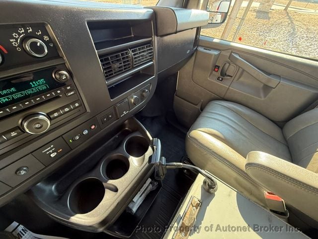 2019 Chevrolet Express Cargo Van RWD 3500 155" - 22974965 - 16