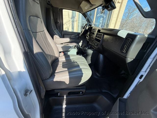 2019 Chevrolet Express Cargo Van RWD 3500 155" - 22974965 - 19