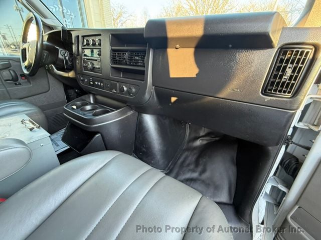 2019 Chevrolet Express Cargo Van RWD 3500 155" - 22976795 - 17