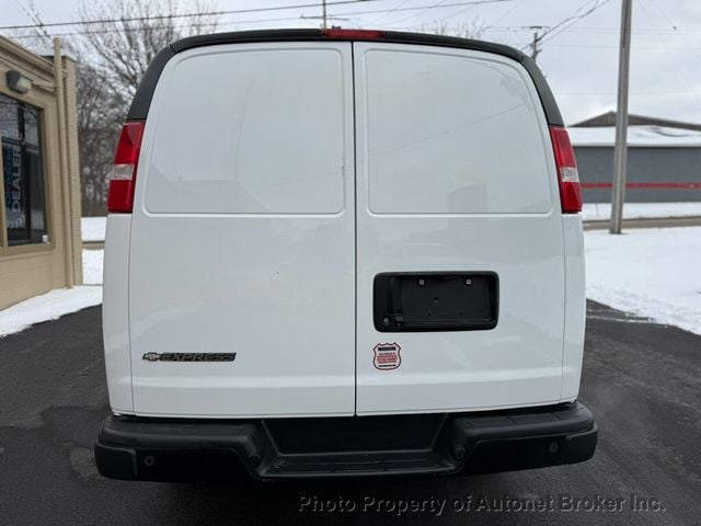 2019 Chevrolet Express Cargo Van RWD 3500 155" - 22979690 - 5