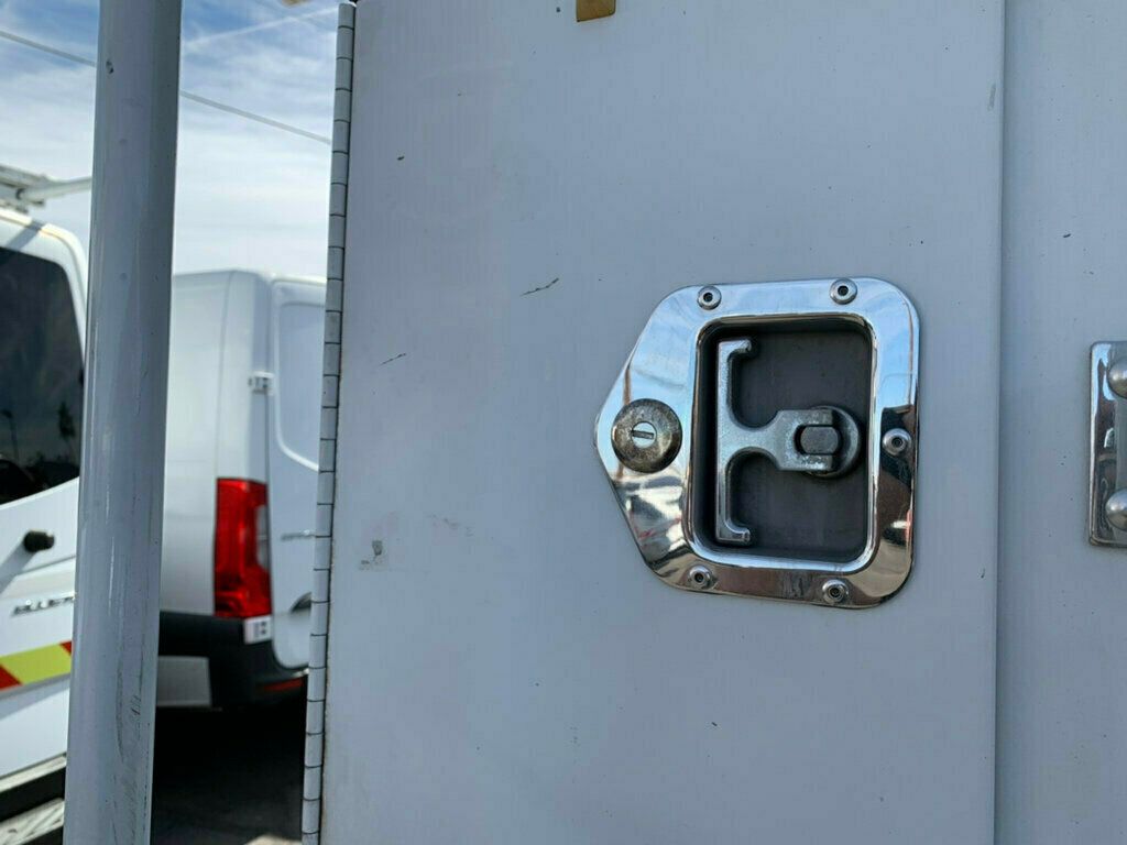 2019 Chevrolet Express Commercial Cutaway 3500 Van 139" - 22984704 - 25