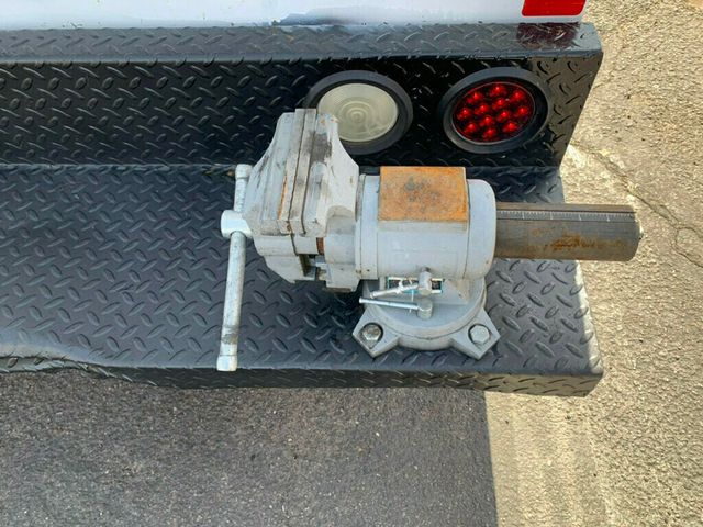 2019 Chevrolet Express Commercial Cutaway 3500 Van 139" - 22984704 - 3