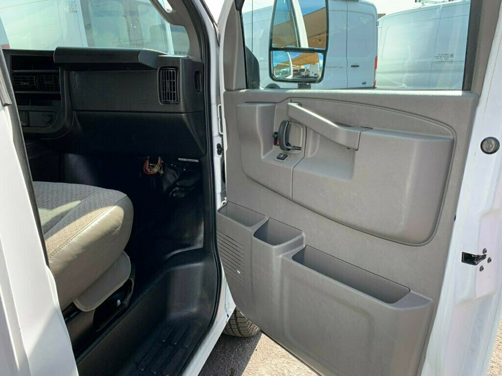 2019 Chevrolet Express Commercial Cutaway 3500 Van 139" - 22984704 - 50