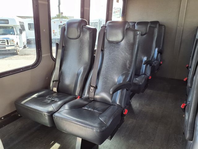 2019 Chevrolet Express Commercial Cutaway 3500 Van 159" - 22984695 - 12