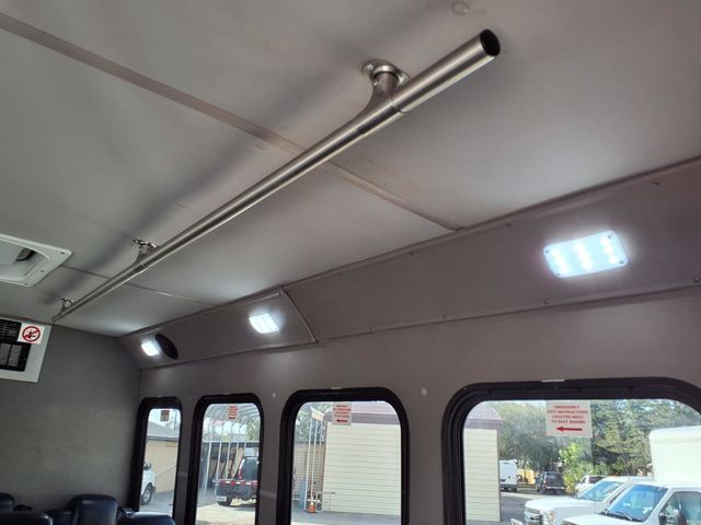 2019 Chevrolet Express Commercial Cutaway 3500 Van 159" - 22984695 - 17