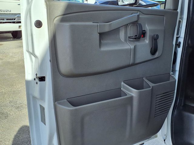 2019 Chevrolet Express Commercial Cutaway 3500 Van 159" - 22984695 - 23