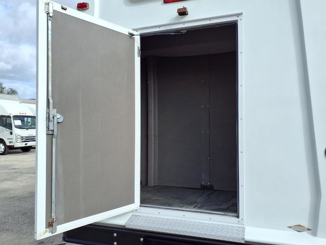 2019 Chevrolet Express Commercial Cutaway 3500 Van 159" - 22984695 - 24