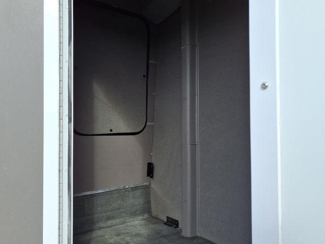 2019 Chevrolet Express Commercial Cutaway 3500 Van 159" - 22984695 - 25