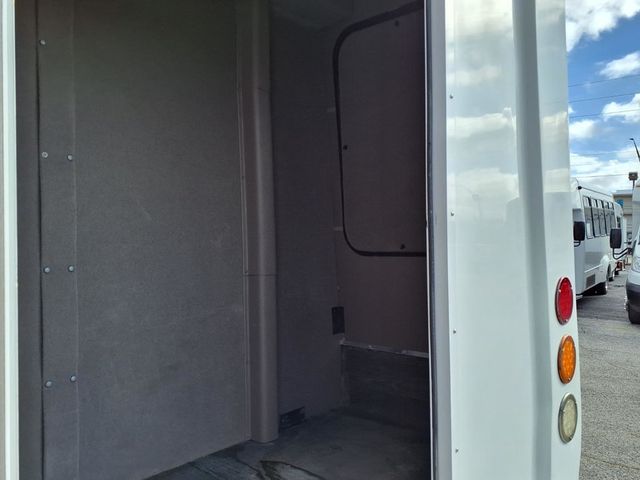 2019 Chevrolet Express Commercial Cutaway 3500 Van 159" - 22984695 - 26