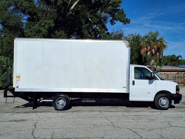 2019 Chevrolet Express Commercial Cutaway 3500 Van 177" - 23090833 - 1