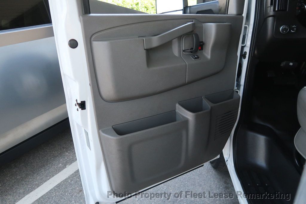 2019 Chevrolet Express Commercial Cutaway Express 3500 12' Hi Cube DRW - 23018151 - 13