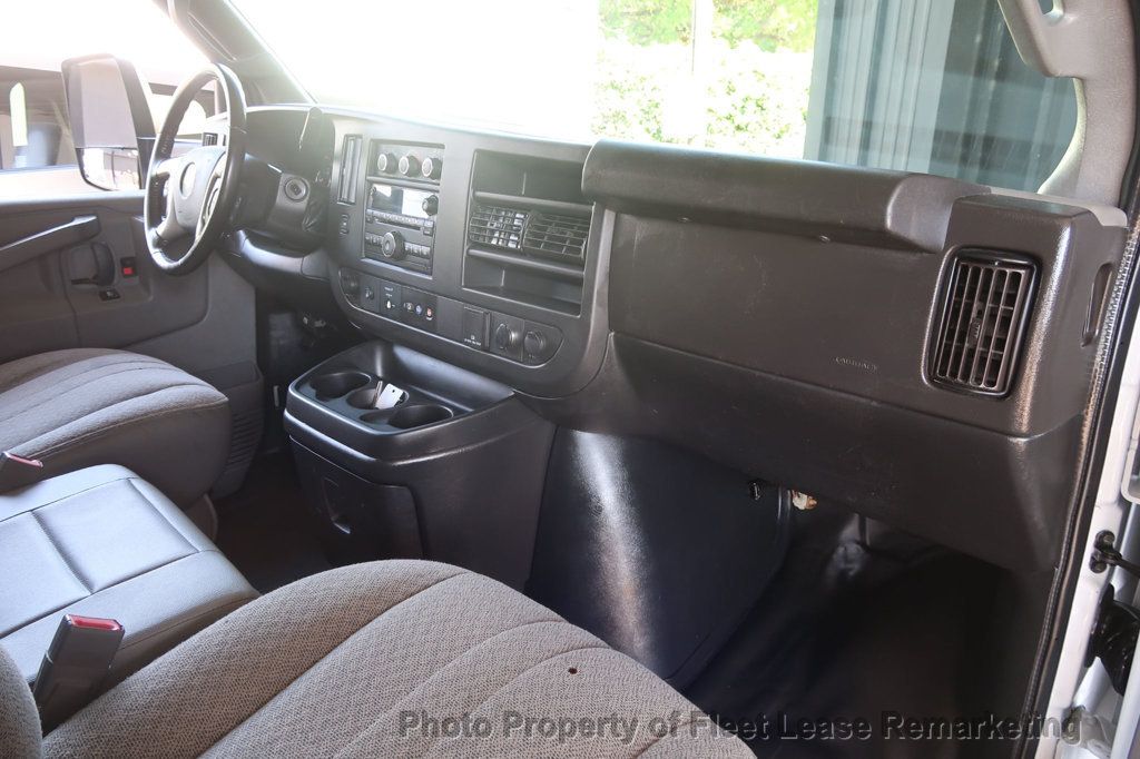 2019 Chevrolet Express Commercial Cutaway Express 3500 12' Hi Cube DRW - 23018151 - 18