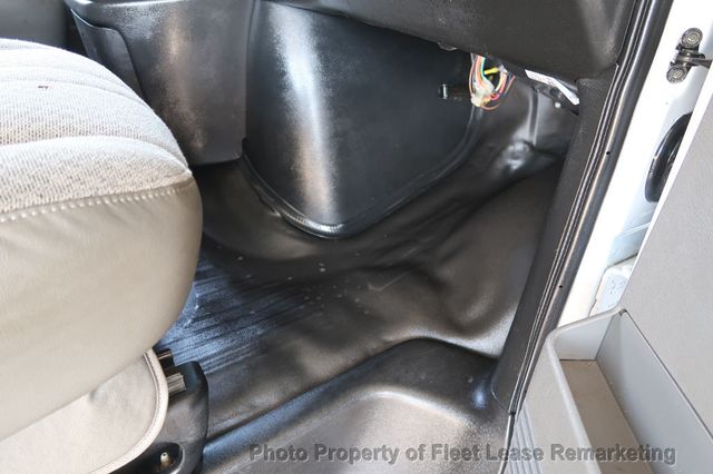 2019 Chevrolet Express Commercial Cutaway Express 3500 12' Hi Cube DRW - 23018151 - 20