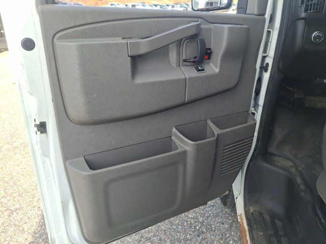 2019 Chevrolet Express Cutaway Work Van - 23096037 - 8