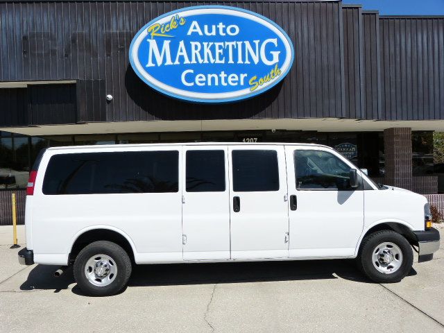 2019 Chevrolet Express Passenger 6.0L V8 GAS*3500*LT*155" WB*15 PASSENGER*HARD TO FIND!! - 23000339 - 3