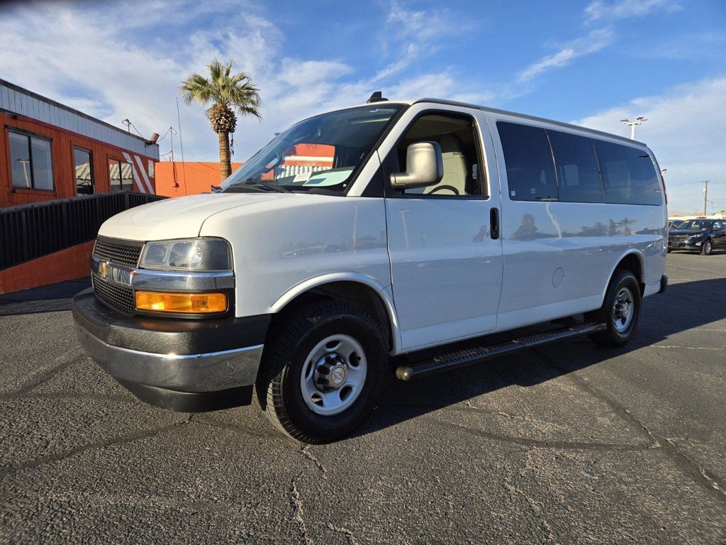 2019 Chevrolet Express Passenger RWD 3500 135" LT - 22683531 - 0