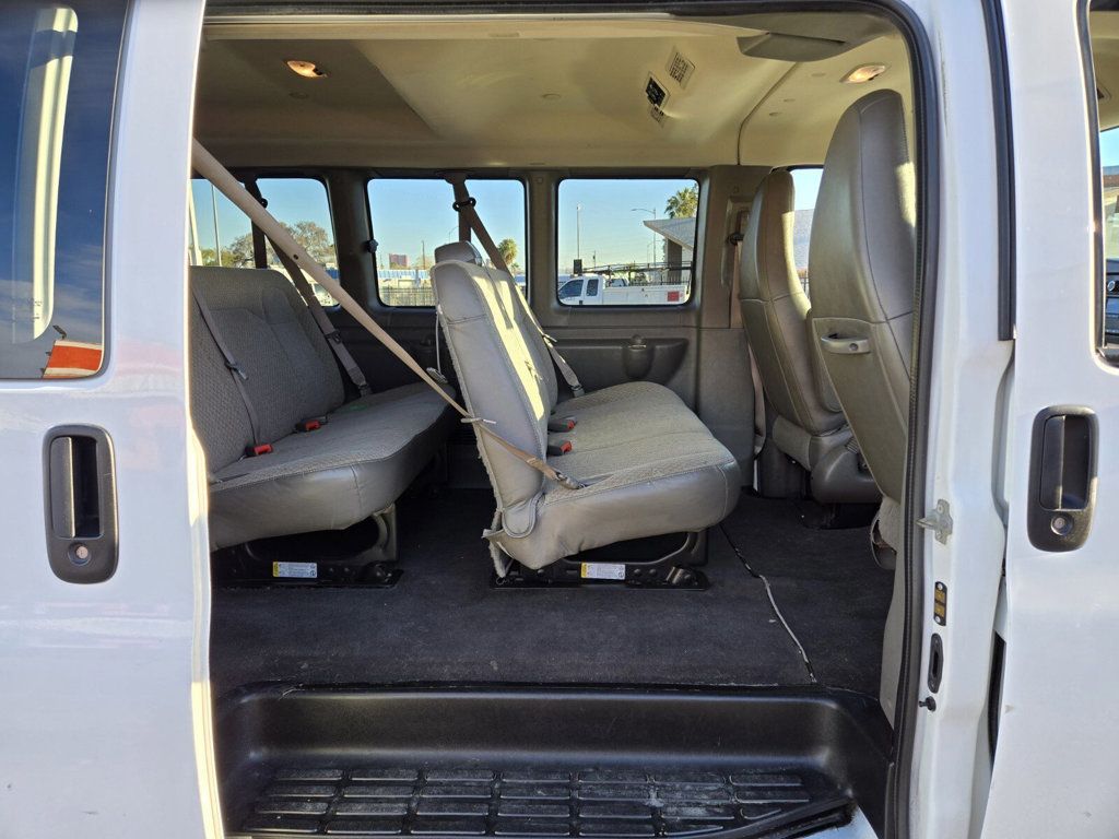 2019 Chevrolet Express Passenger RWD 3500 135" LT - 22683531 - 9