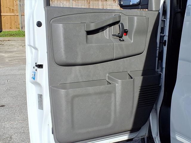2019 Chevrolet Express Passenger RWD 3500 155" LT - 22911587 - 16