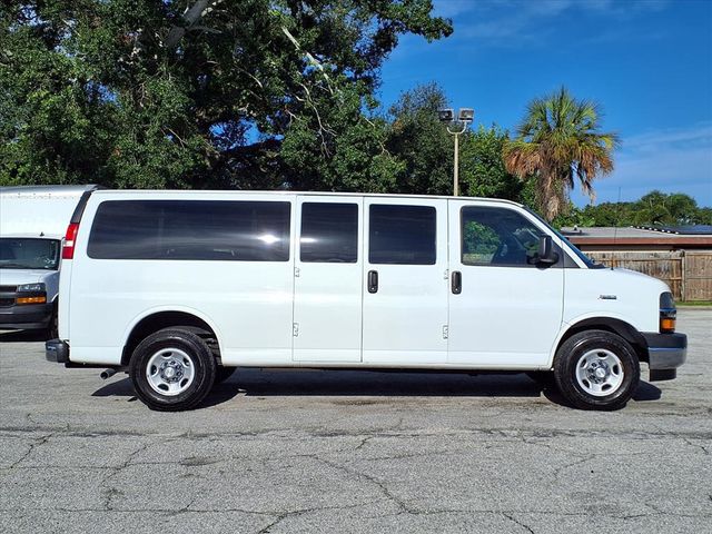 2019 Chevrolet Express Passenger RWD 3500 155" LT - 22911587 - 2