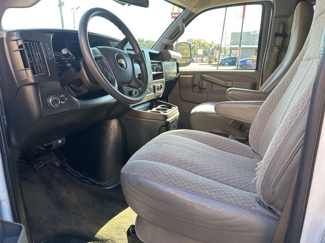 2019 Chevrolet Express Passenger RWD 3500 155" LT - 22695952 - 17