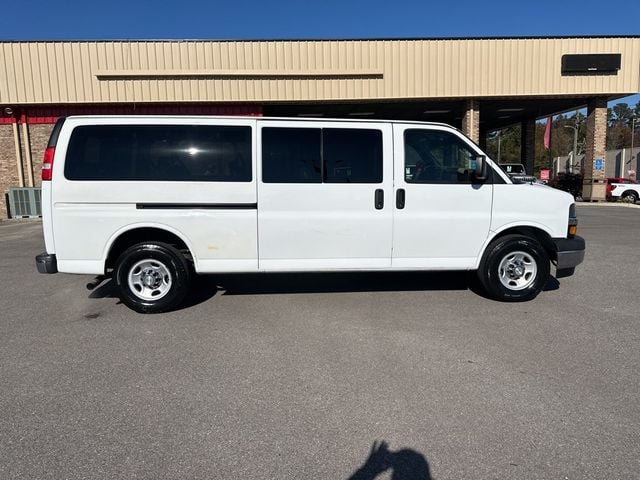 2019 Chevrolet Express Passenger RWD 3500 155" LT - 22695952 - 1