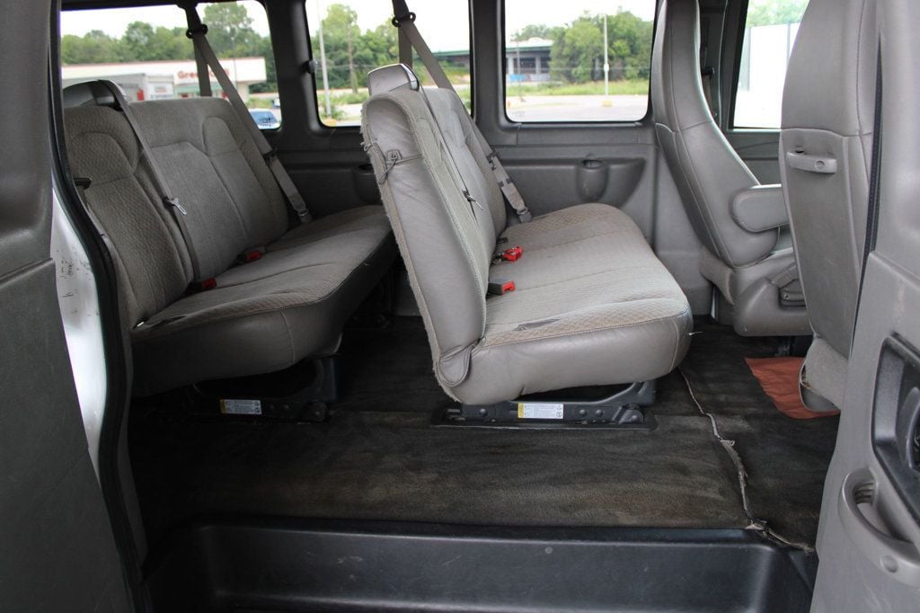2019 Chevrolet Express Passenger RWD 3500 155" LT - 23047934 - 14