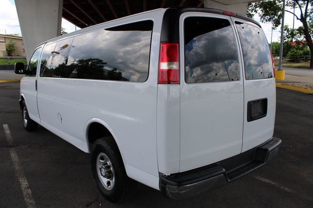 2019 Chevrolet Express Passenger RWD 3500 155" LT - 23047934 - 5