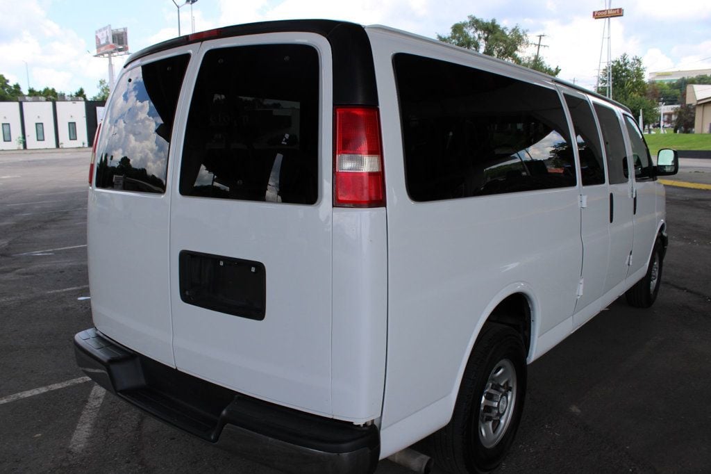 2019 Chevrolet Express Passenger RWD 3500 155" LT - 23047934 - 7