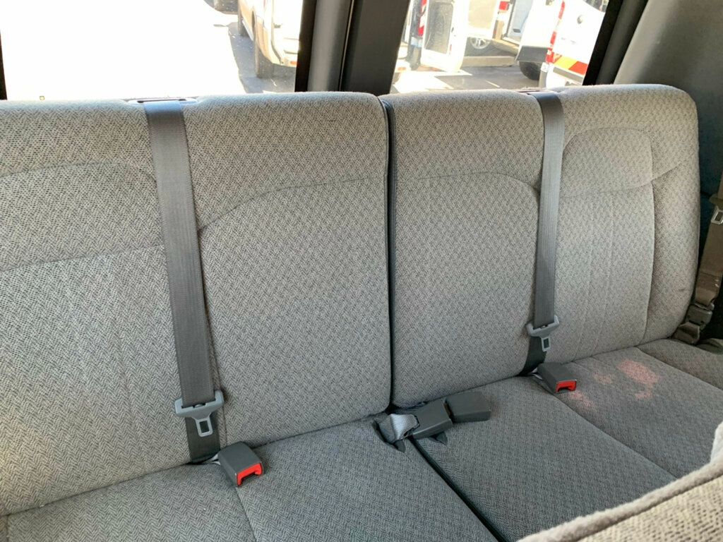 2019 Chevrolet Express Passenger RWD 3500 155" LT 15 Passenger - 22932934 - 10