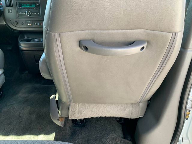2019 Chevrolet Express Passenger RWD 3500 155" LT 15 Passenger - 22932934 - 12