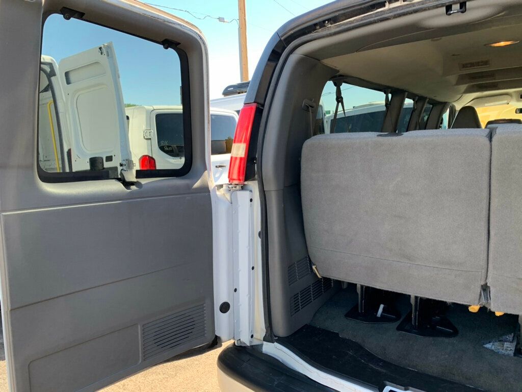 2019 Chevrolet Express Passenger RWD 3500 155" LT 15 Passenger - 22932934 - 14