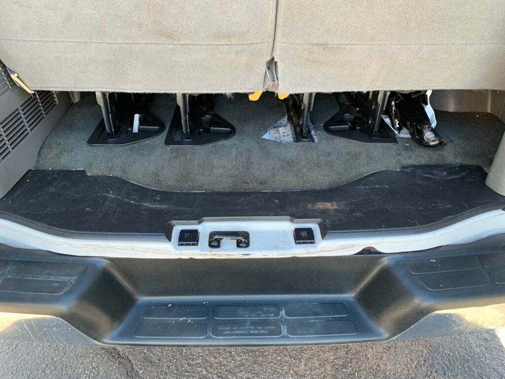 2019 Chevrolet Express Passenger RWD 3500 155" LT 15 Passenger - 22932934 - 16