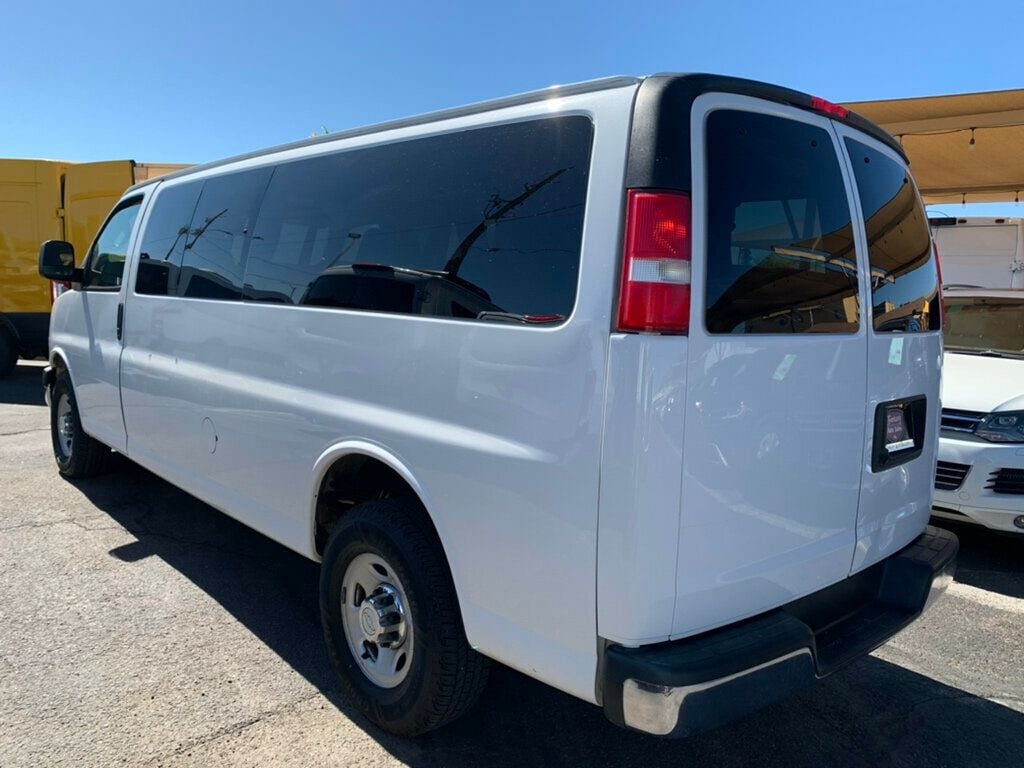 2019 Chevrolet Express Passenger RWD 3500 155" LT 15 Passenger - 22932934 - 1