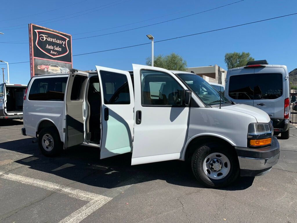 2019 Chevrolet Express Passenger RWD 3500 155" LT 15 Passenger - 22932934 - 22