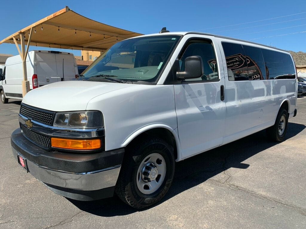 2019 Chevrolet Express Passenger RWD 3500 155" LT 15 Passenger - 22932934 - 25