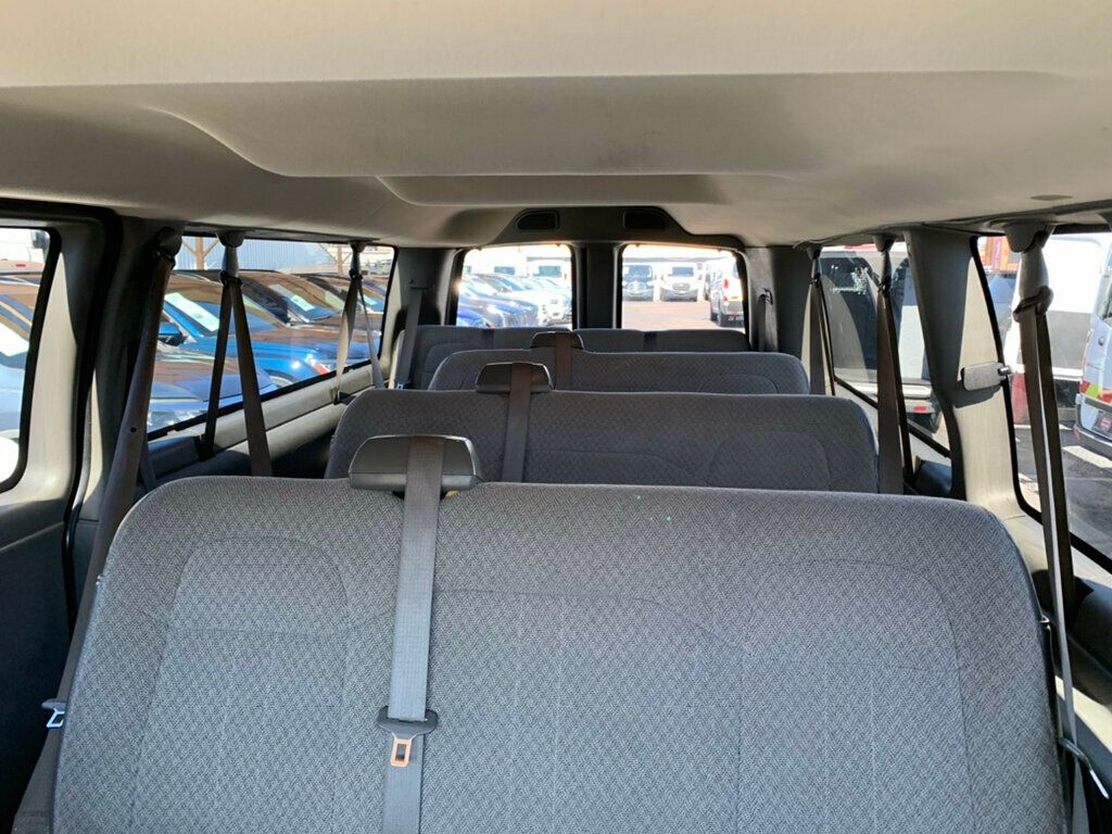 2019 Chevrolet Express Passenger RWD 3500 155" LT 15 Passenger - 22932934 - 2