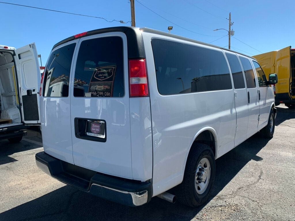 2019 Chevrolet Express Passenger RWD 3500 155" LT 15 Passenger - 22932934 - 29