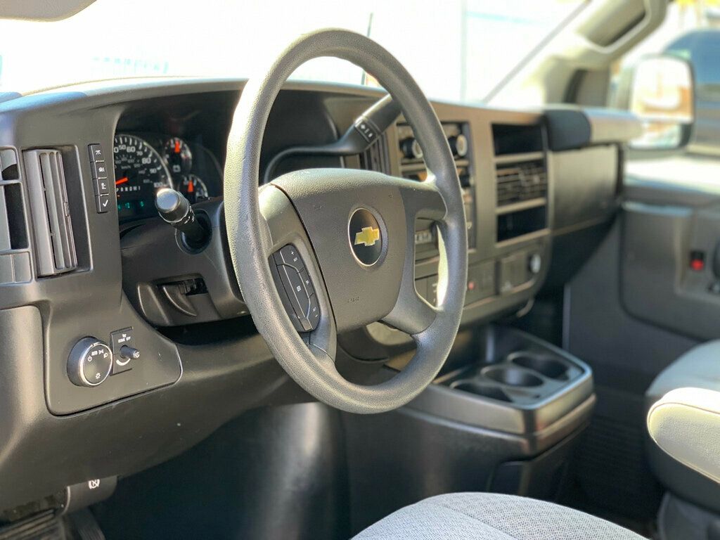 2019 Chevrolet Express Passenger RWD 3500 155" LT 15 Passenger - 22932934 - 31