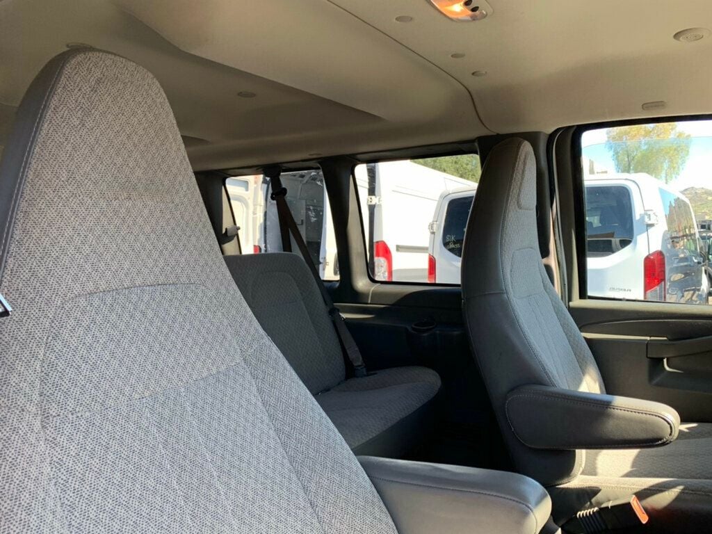 2019 Chevrolet Express Passenger RWD 3500 155" LT 15 Passenger - 22932934 - 37