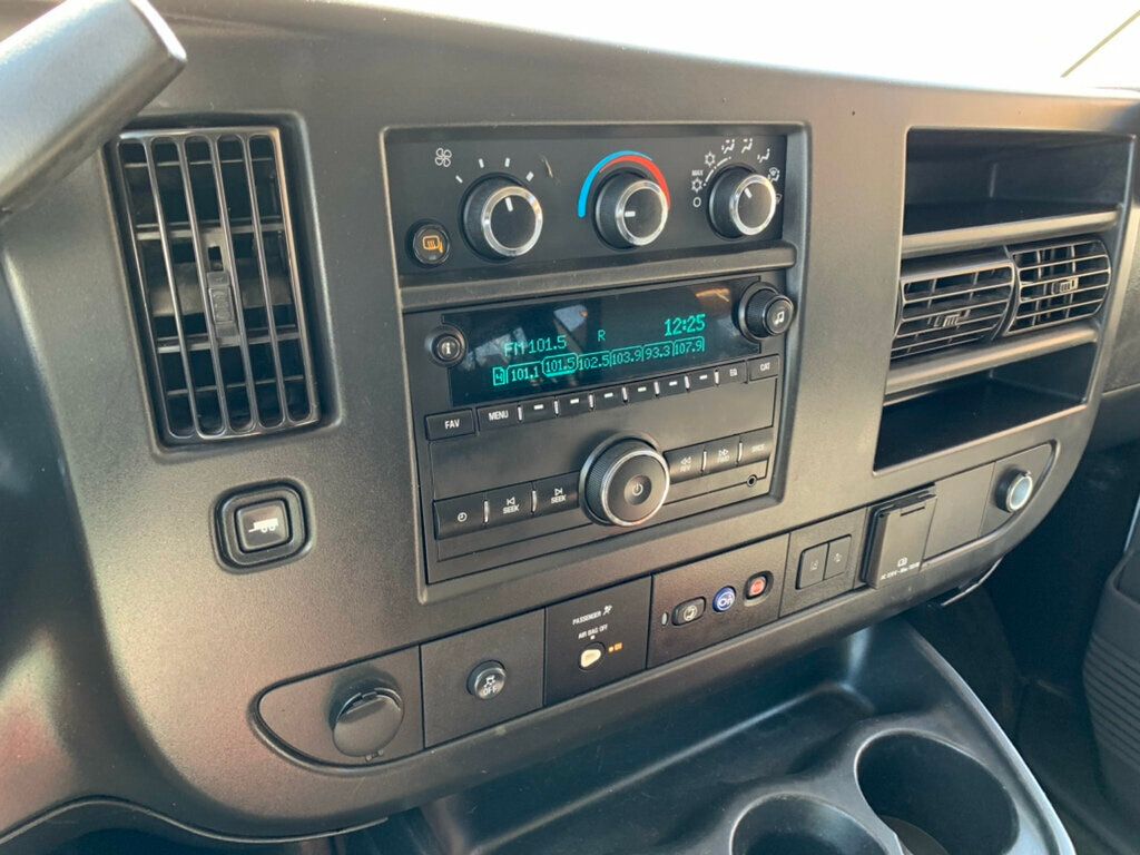 2019 Chevrolet Express Passenger RWD 3500 155" LT 15 Passenger - 22932934 - 42