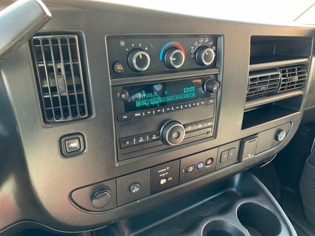 2019 Chevrolet Express Passenger RWD 3500 155" LT 15 Passenger - 22932934 - 42