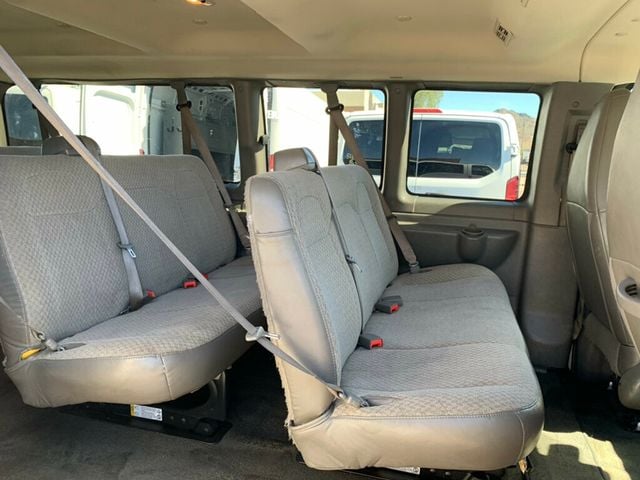 2019 Chevrolet Express Passenger RWD 3500 155" LT 15 Passenger - 22932934 - 5