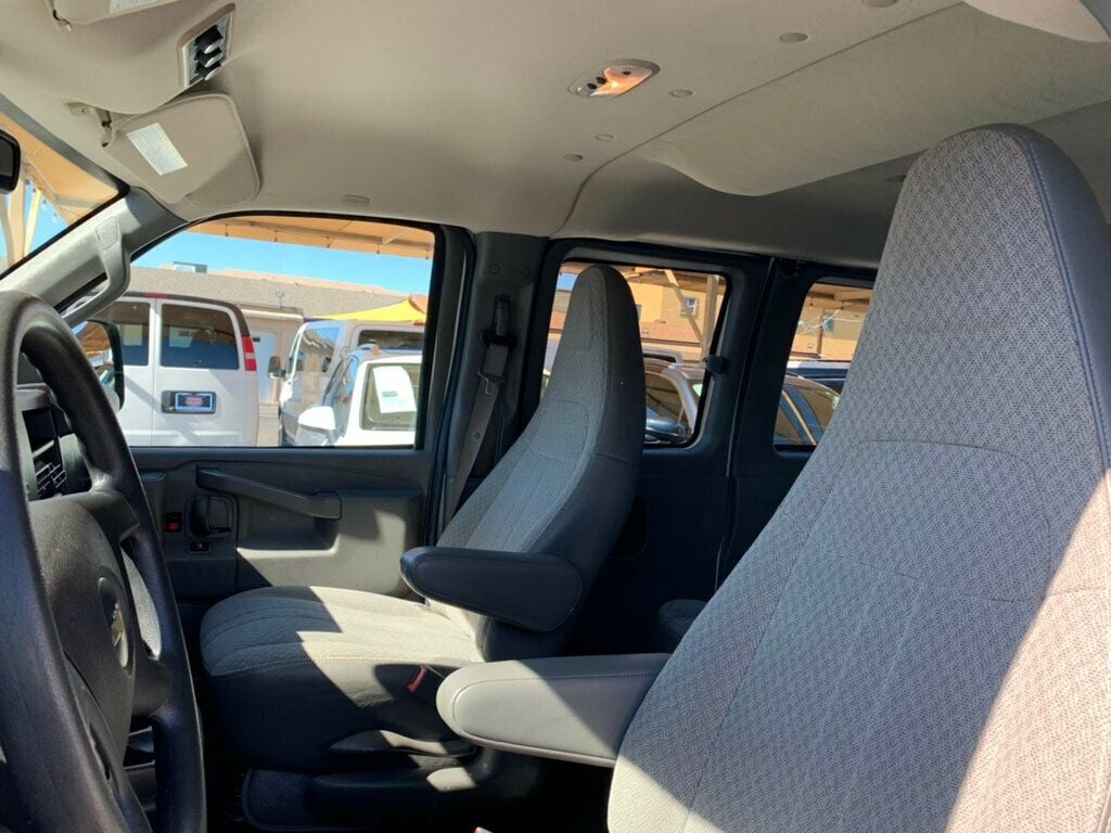 2019 Chevrolet Express Passenger RWD 3500 155" LT 15 PASSENGER - 22934291 - 23