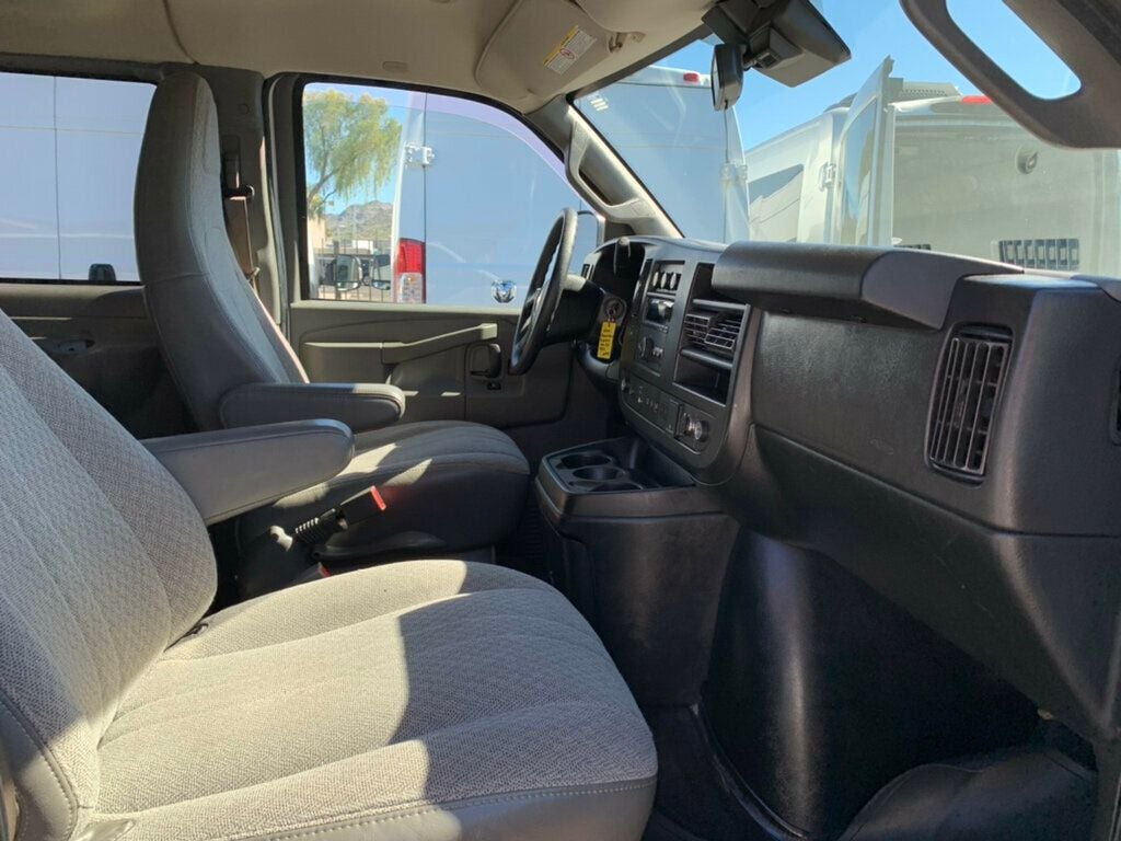 2019 Chevrolet Express Passenger RWD 3500 155" LT 15 PASSENGER - 22934291 - 27