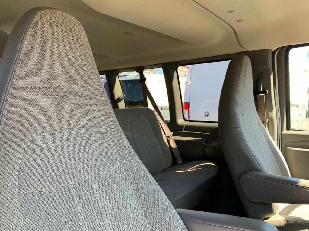 2019 Chevrolet Express Passenger RWD 3500 155" LT 15 PASSENGER - 22934291 - 28