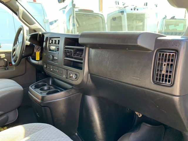 2019 Chevrolet Express Passenger RWD 3500 155" LT 15 PASSENGER - 22934291 - 29