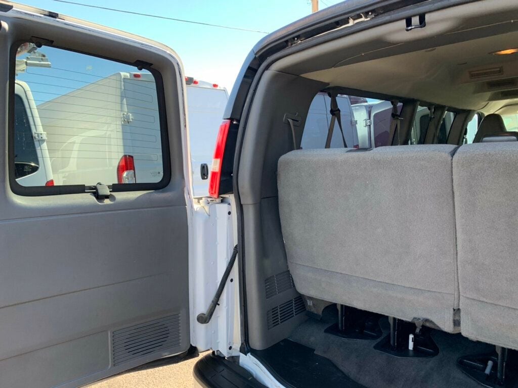 2019 Chevrolet Express Passenger RWD 3500 155" LT 15 PASSENGER - 22934291 - 36
