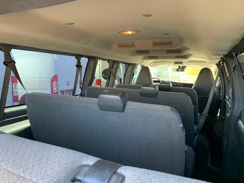2019 Chevrolet Express Passenger RWD 3500 155" LT 15 PASSENGER - 22934291 - 37