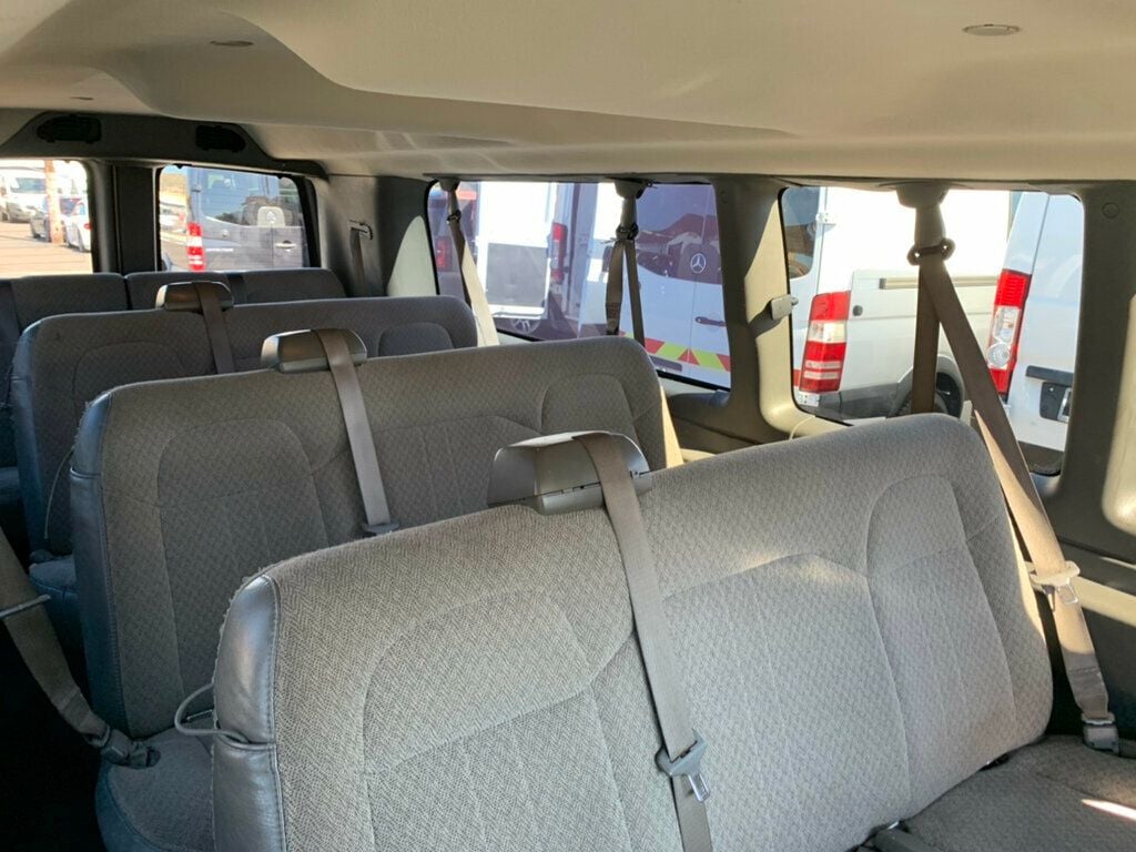 2019 Chevrolet Express Passenger RWD 3500 155" LT 15 PASSENGER - 22934291 - 3